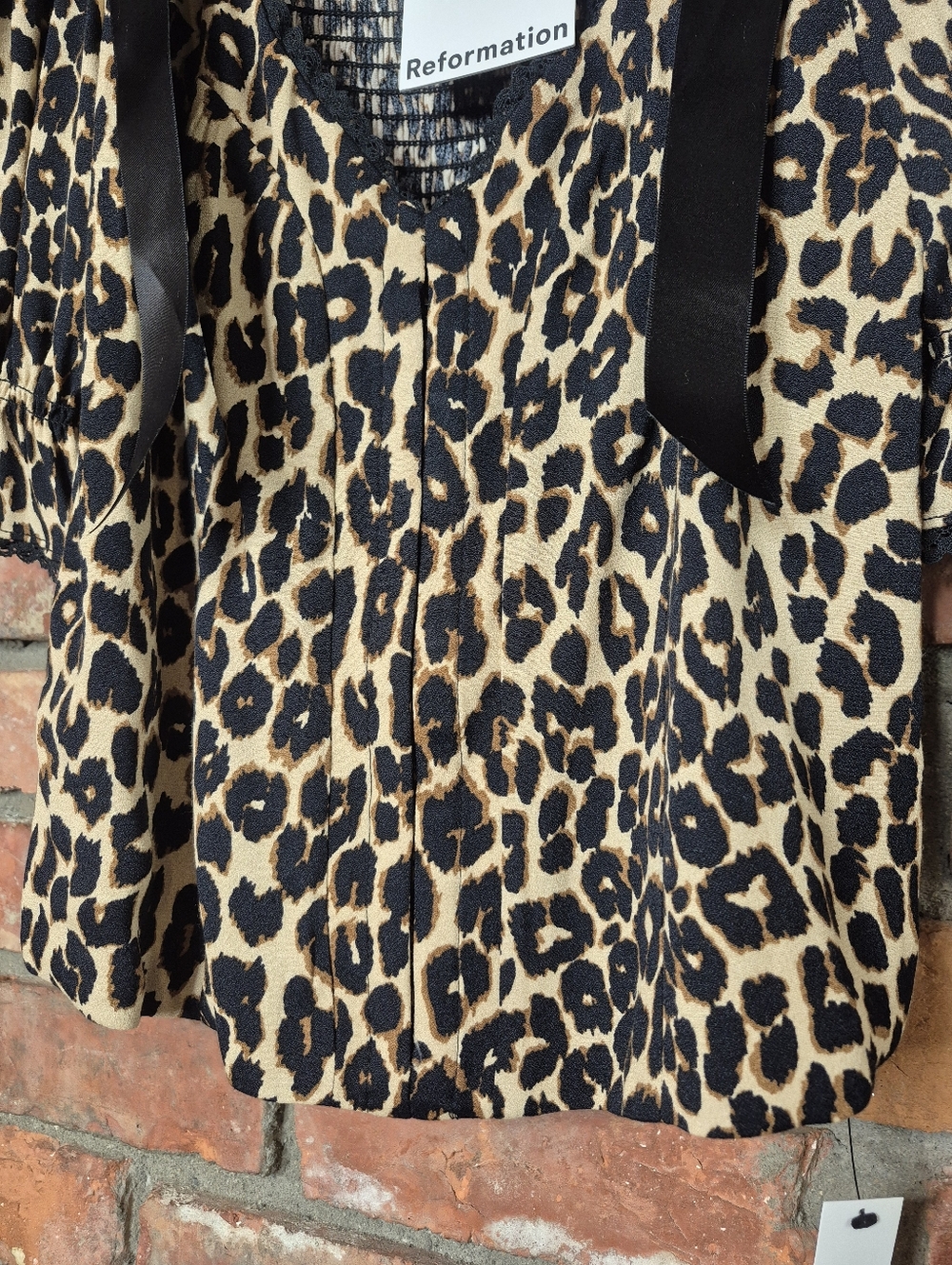 Reformation Inara Leopard Print Top NWT Silk Blend Ribbon Tie Smocked Back Chic - Picture 7 of 13